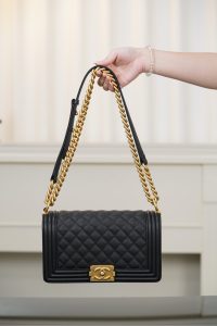 Chanel leboy 小球纹黑金中号 图5