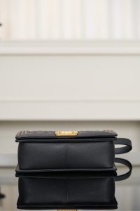 Chanel leboy 小球纹黑金中号 图9