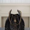 Chanel hobo bag 抽绳水桶包 黑金鱼子酱 中号 图1