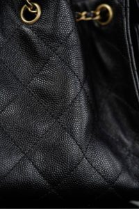 Chanel 26C系列 25bag mini鱼子酱 黑金 图1