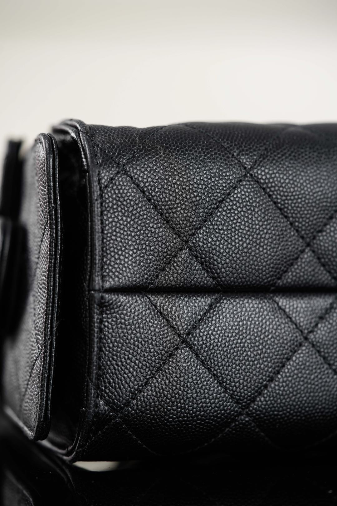 Chanel 26C系列 25bag mini鱼子酱 黑金 图2