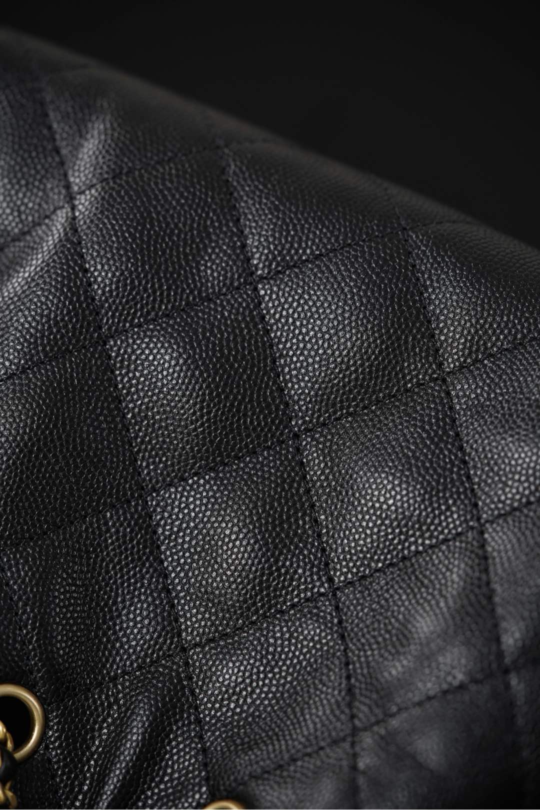 Chanel 26C系列 25bag mini鱼子酱 黑金 图3