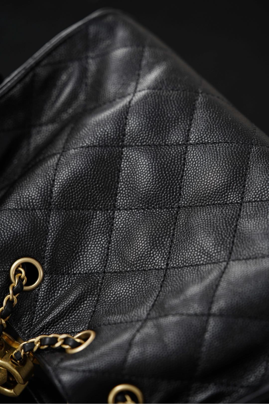 Chanel 26C系列 25bag mini鱼子酱 黑金 图4