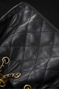 Chanel 26C系列 25bag mini鱼子酱 黑金 图4