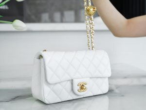 Chanel 金属球 Mini 仙女白 图3