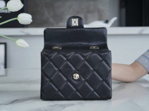 CHANEL 24p 手柄kelly盒子 黑色小号 图5