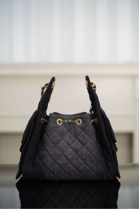 Chanel small hobo bag 黑色牛仔小号 图2
