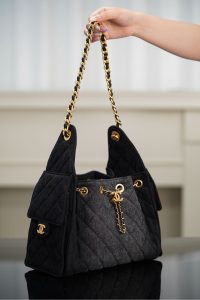 Chanel small hobo bag 黑色牛仔小号 图5