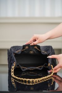 Chanel small hobo bag 黑色牛仔小号 图9