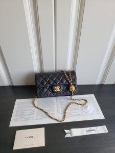 23k新版金球 羊皮金属球mini CF方胖子金珠可调节斜挎单肩包 1787 尺寸: 20cm 图1