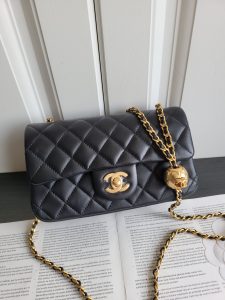 23k新版金球 羊皮金属球mini CF方胖子金珠可调节斜挎单肩包 1787 尺寸: 20cm 图2