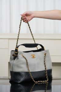 Chanel 25A 麂皮购物袋 灰色小号 图3