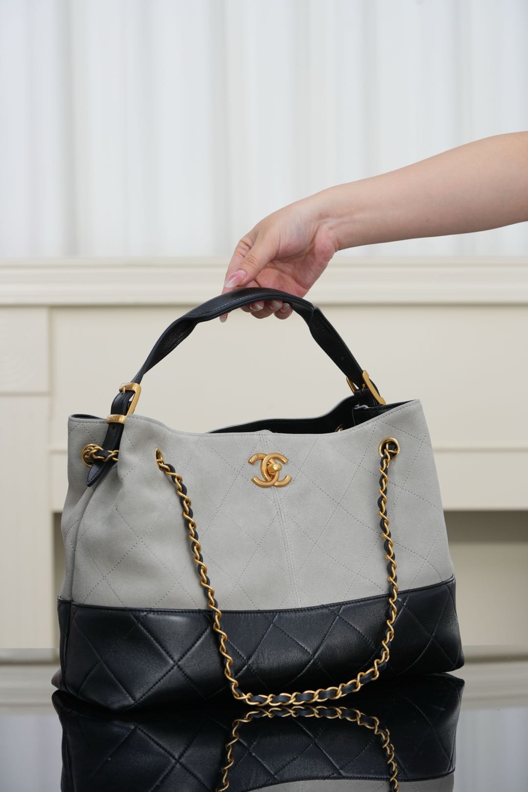 Chanel 25A 麂皮购物袋 灰色小号 图6