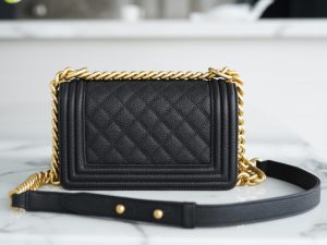 Chanel leboy 大球纹黑金小号 图4