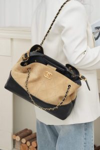 Chanel 25A 麂皮购物袋 杏色小号 图4