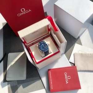 欧米茄Ω海马系列潜水表,底盖,吊牌,保卡,三码合一,搭载欧米伽独有的原装8500自动机械机芯,表经42mm,表壳厚度10 图1
