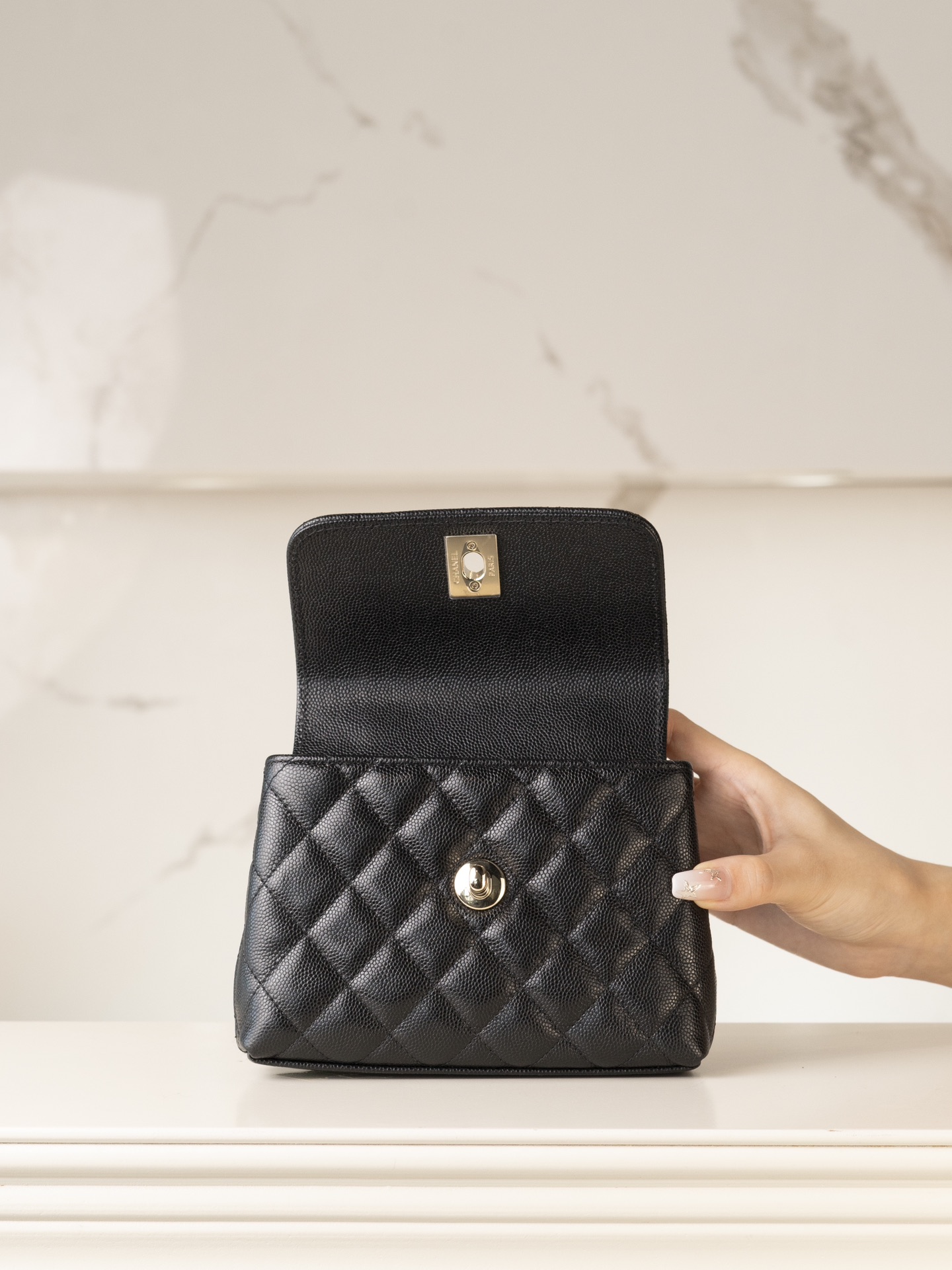 CHANEL 24k CoCo Handle Nano 黑色 图5