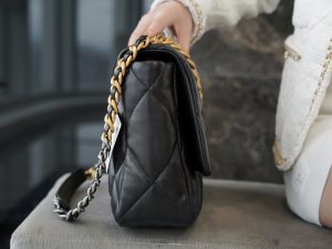 CHANEL BAG 经典黑 maxl 图4