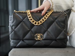 CHANEL BAG 经典黑 maxl 图5