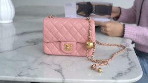 Chanel 金属球方胖子 粉色 图1