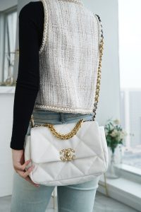 Chanel 19bag 白雪公主 小号 图2