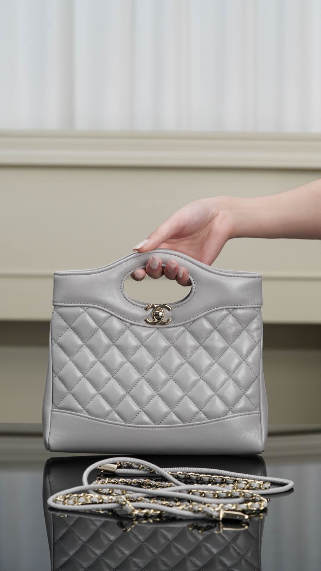 Chanel 31bag mini 浅灰 图4