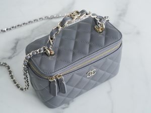Chanel 23k 小双C”手柄长盒子 灰色 图4