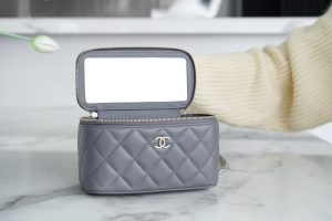 Chanel 23k 小双C”手柄长盒子 灰色 图5