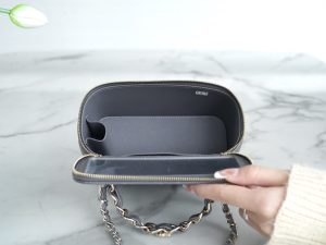 Chanel 23k 小双C”手柄长盒子 灰色 图6