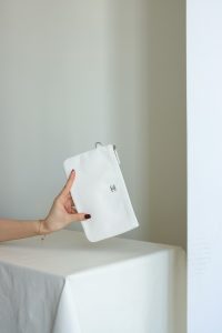 原厂皮 专柜重磅款 经典款22手袋 白色银扣 ZP皮出 图6