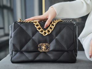 CHANEL BAG 经典黑 中号 图2