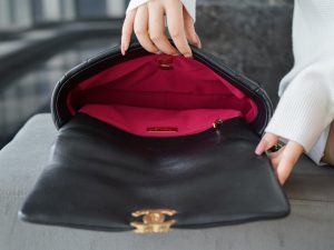 CHANEL BAG 经典黑 中号 图7