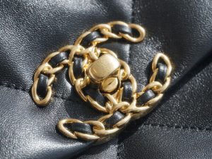 CHANEL BAG 经典黑 中号 图9