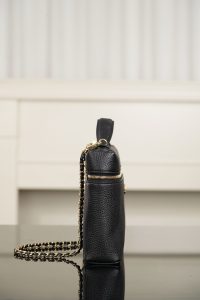 Chanel 26A系列 LP盒子包 黑金 大号 图6