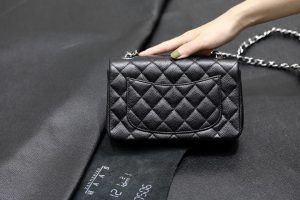 原厂皮 Classic Flap万年经典款Cf大mini鱼子酱球纹回货 图4