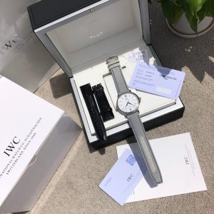 万国IWC波涛菲诺 一表一卡一码绝不重复、正品一致三码合一! 图1