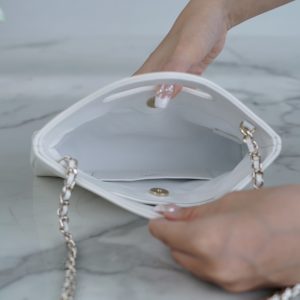 CHANEL 横款31bag nano 白色 图5