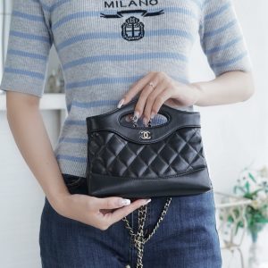 CHANEL 横款31bag nano 黑色 图6