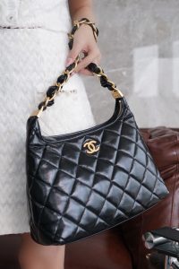 Chanel 24a Hobo黑色 大号 图4
