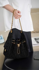 Chanel 黑色麂皮hobo 小号 图1