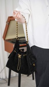 Chanel 黑色麂皮hobo 小号 图6