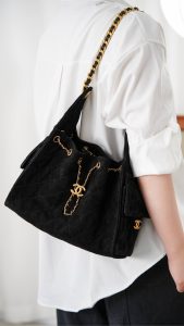 Chanel 黑色麂皮hobo 小号 图10