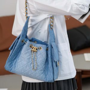 Chanel small hobo bag 牛仔蓝小号 图1