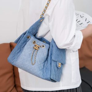Chanel small hobo bag 牛仔蓝小号 图3