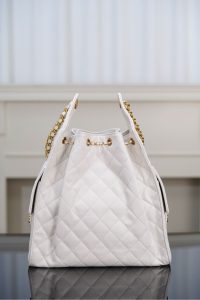 Chanel hobo bag 白色鱼子酱 中号 图2