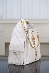 Chanel hobo bag 白色鱼子酱 中号 图4