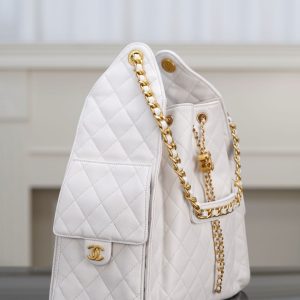Chanel hobo bag 白色鱼子酱 中号 图4
