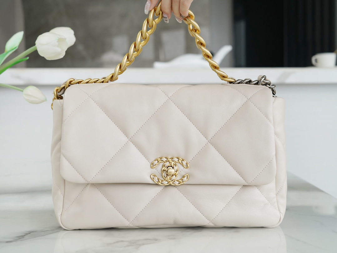 CHANEL BAG 米白 中号 图2