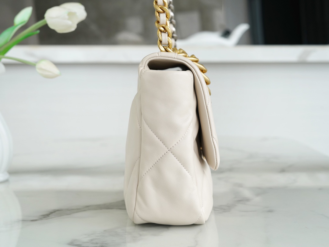 CHANEL BAG 米白 中号 图5