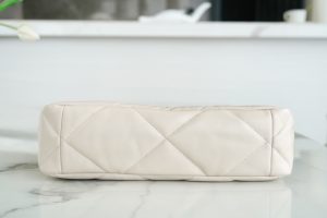 CHANEL BAG 米白 中号 图6